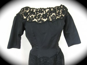 Black_Wiggle2 Black Wiggle2 300x225 Lace What to Wear to a Holiday Party